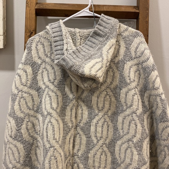 EUC Aerie Hooded Chunky Knit Poncho - Picture 4 of 11